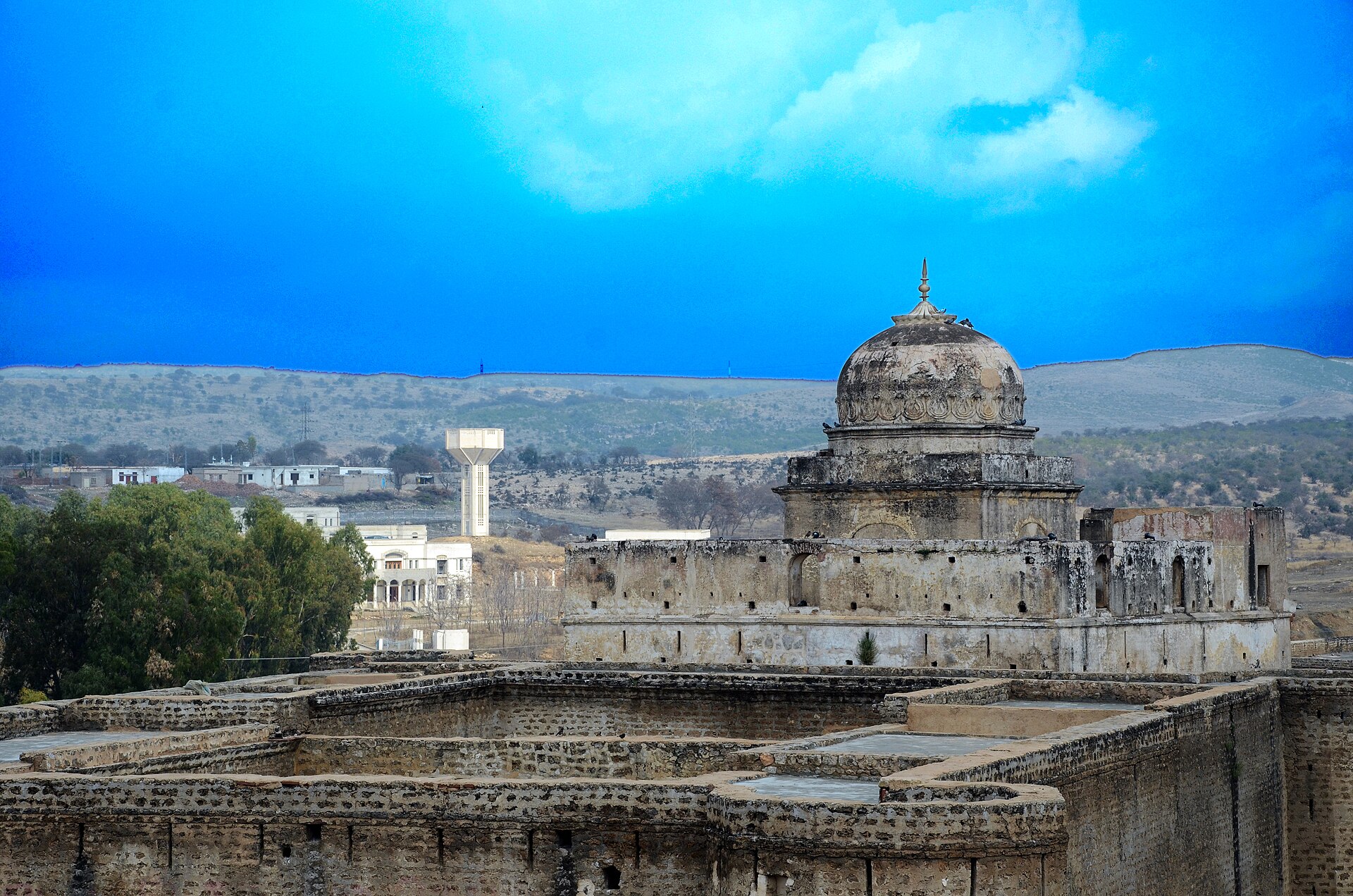 Hari Singh's haveli beside the Katas Raj temples