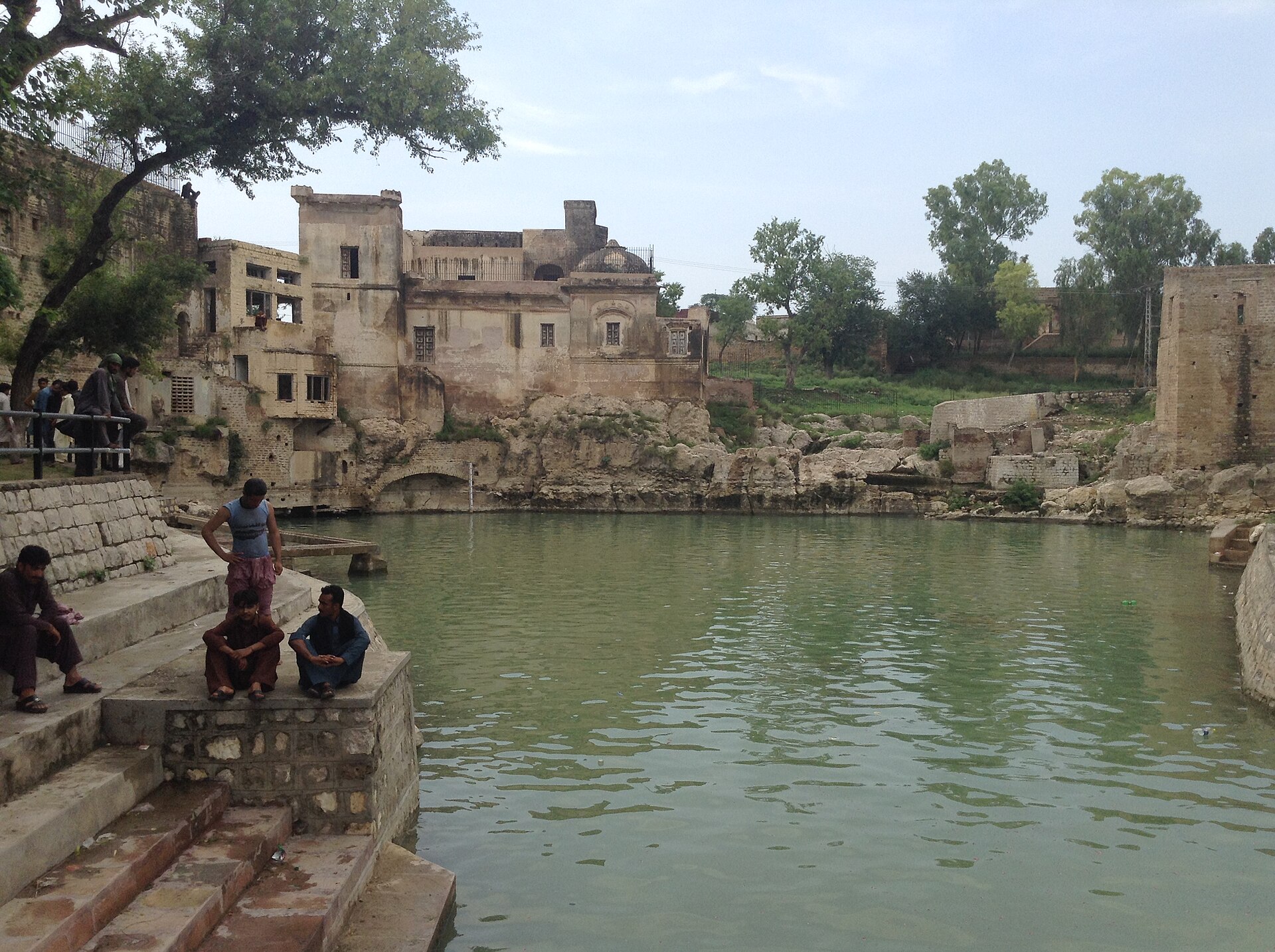 The pool at Katas Raj